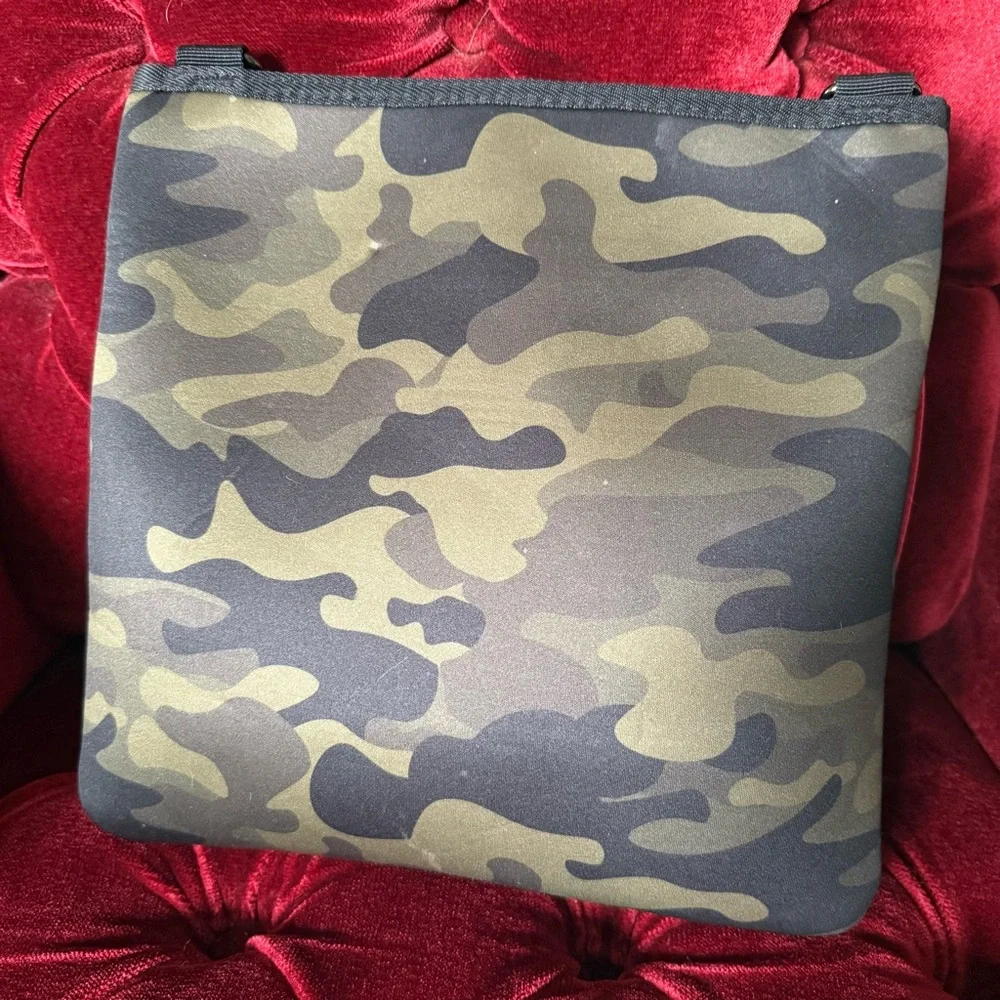 HAUTE SHORE - Blake Showoff Neoprene Camo Pink Crossbody Bag